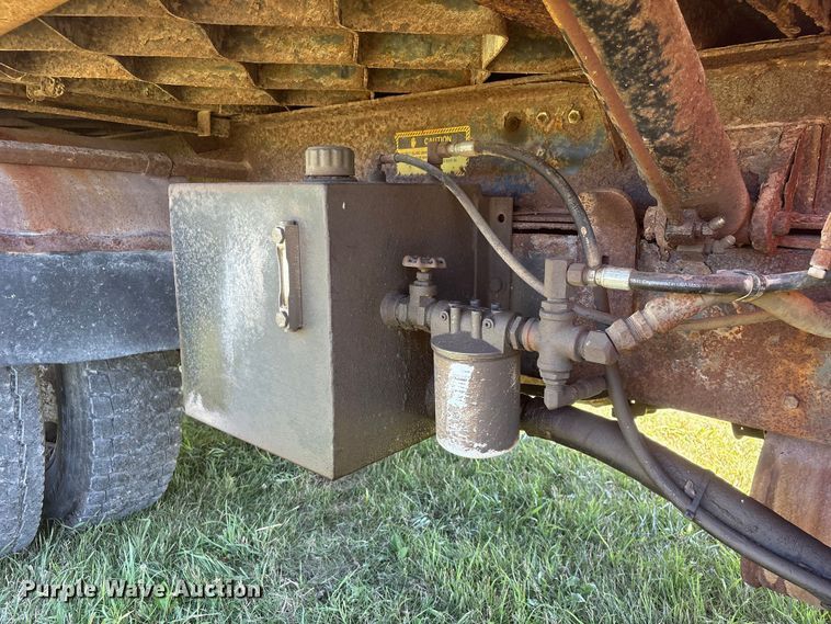 image for item DO5255 2001 International 4700 dump truck