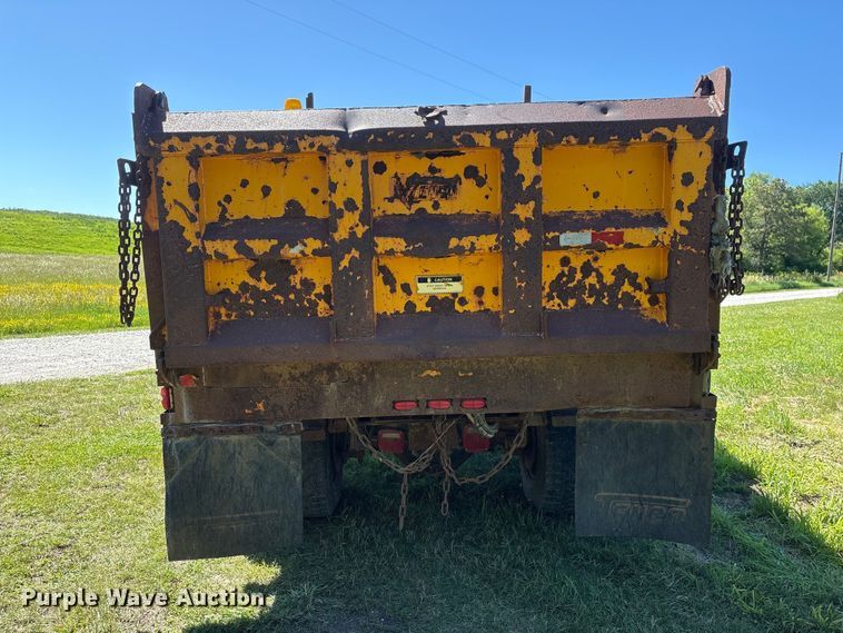 image for item DO5255 2001 International 4700 dump truck