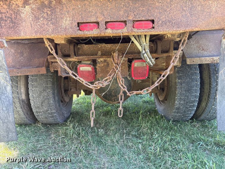 image for item DO5255 2001 International 4700 dump truck