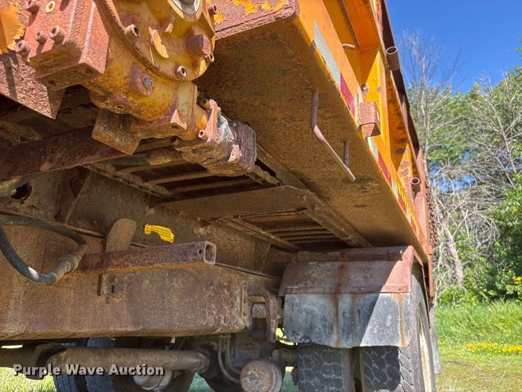 image for item DO5255 2001 International 4700 dump truck