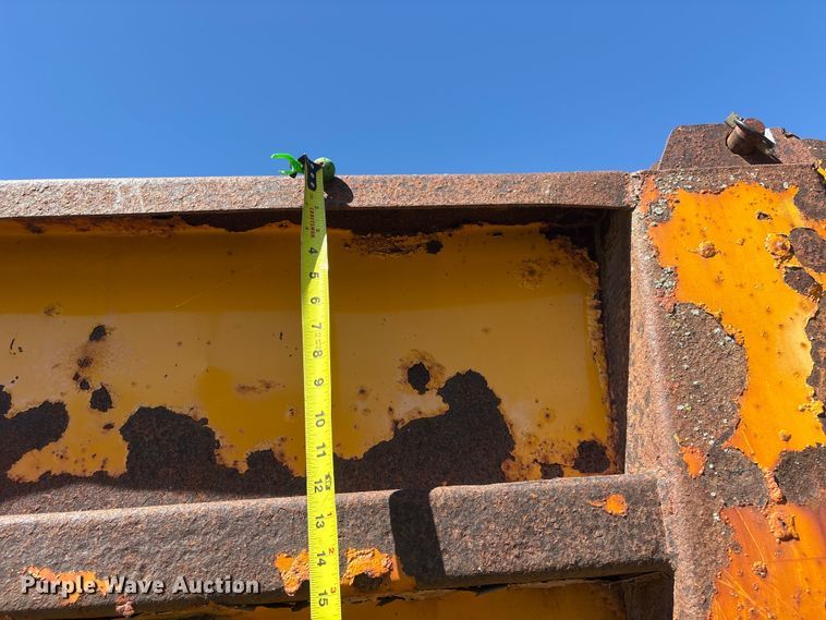 image for item DO5255 2001 International 4700 dump truck