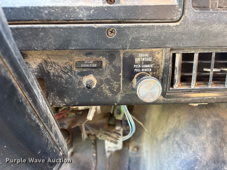 image for item DO5255 2001 International 4700 dump truck