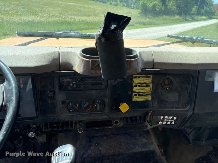 image for item DO5255 2001 International 4700 dump truck