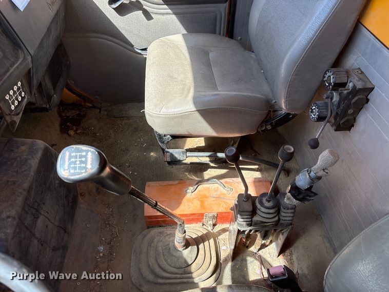 image for item DO5255 2001 International 4700 dump truck