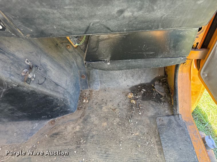 image for item DO5255 2001 International 4700 dump truck