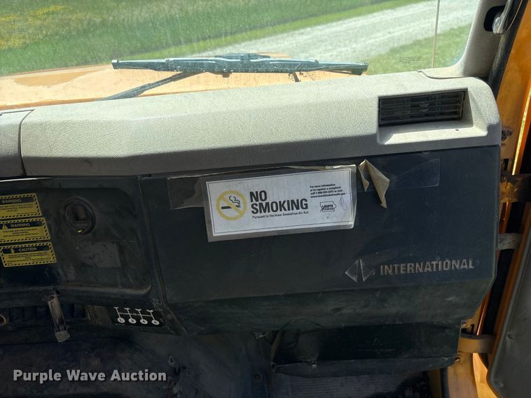 image for item DO5255 2001 International 4700 dump truck