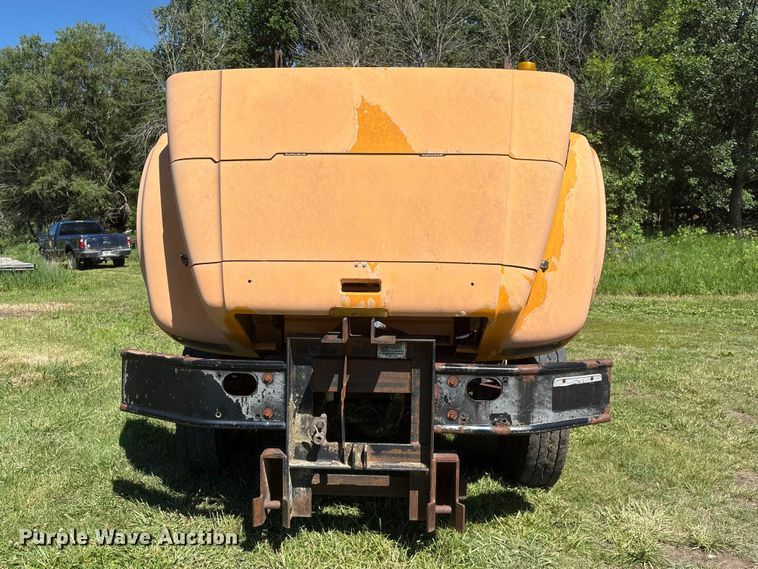 image for item DO5255 2001 International 4700 dump truck