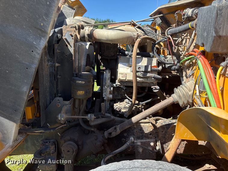 image for item DO5255 2001 International 4700 dump truck