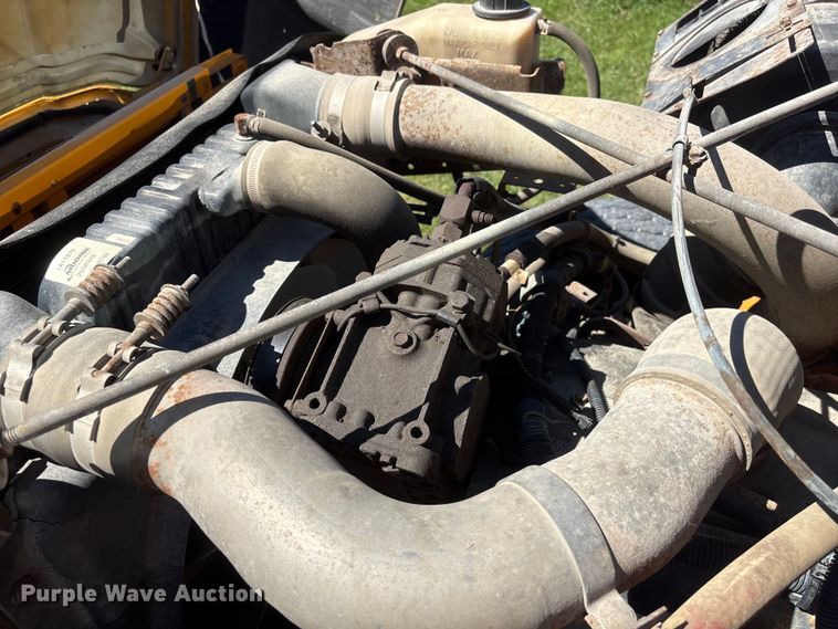 image for item DO5255 2001 International 4700 dump truck