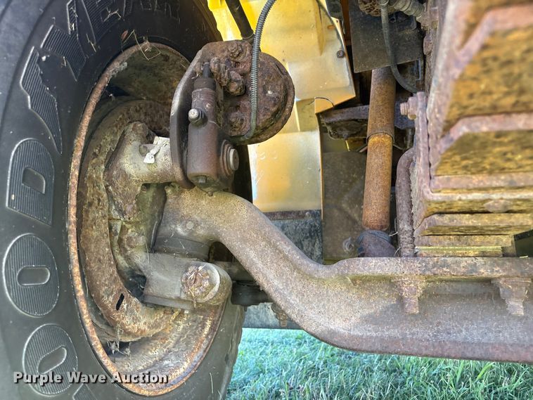 image for item DO5255 2001 International 4700 dump truck