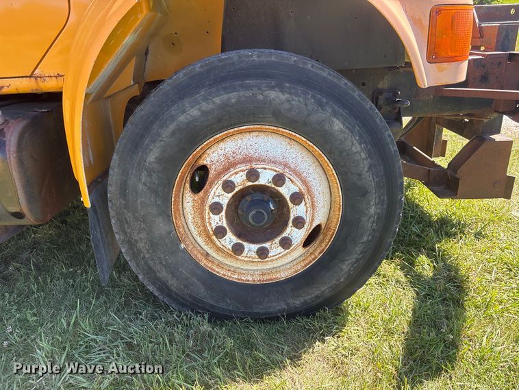 image for item DO5255 2001 International 4700 dump truck