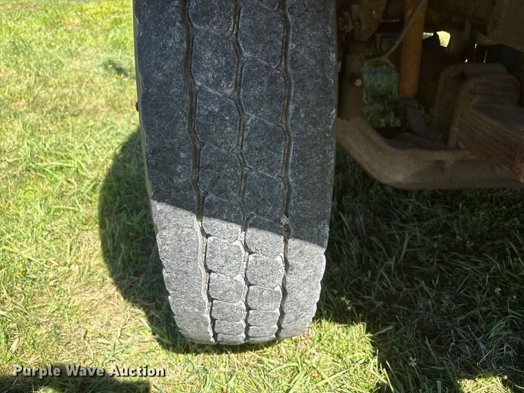 image for item DO5255 2001 International 4700 dump truck