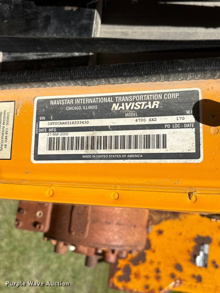 image for item DO5255 2001 International 4700 dump truck