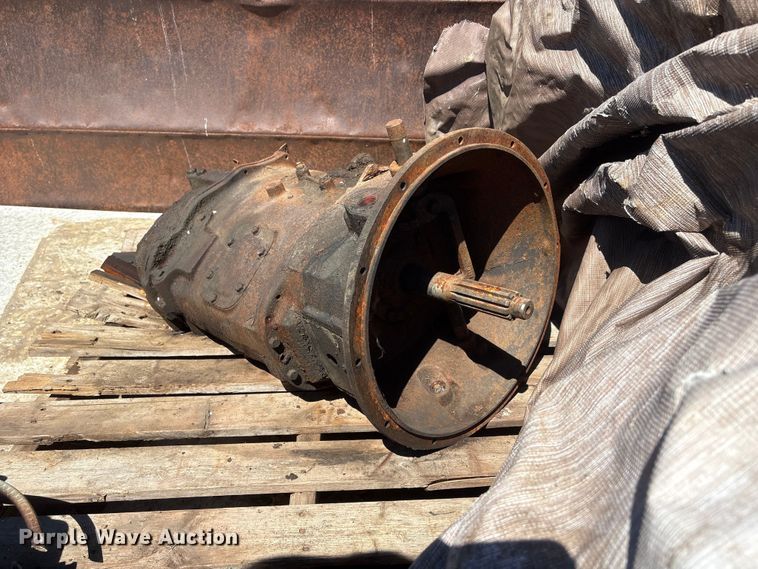 image for item DO5256 1991 International 4900 dump truck