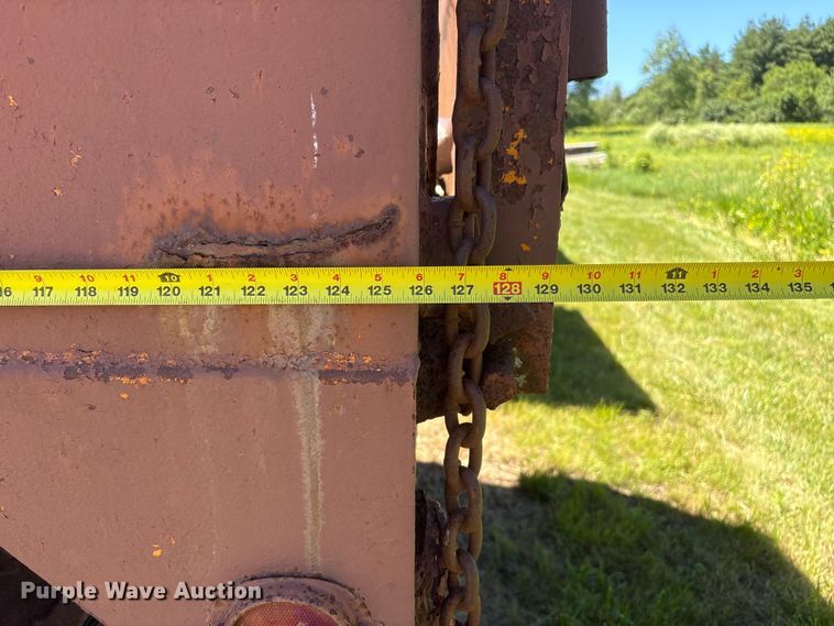 image for item DO5256 1991 International 4900 dump truck
