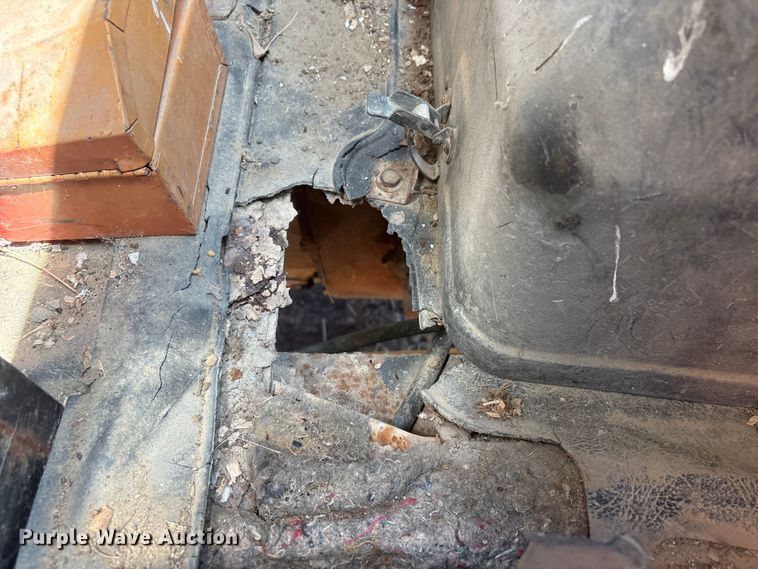 image for item DO5256 1991 International 4900 dump truck