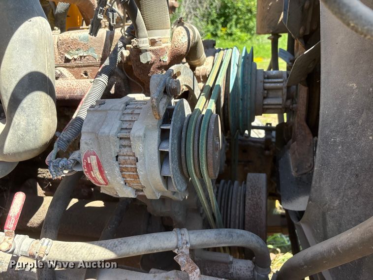image for item DO5256 1991 International 4900 dump truck