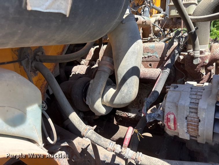 image for item DO5256 1991 International 4900 dump truck