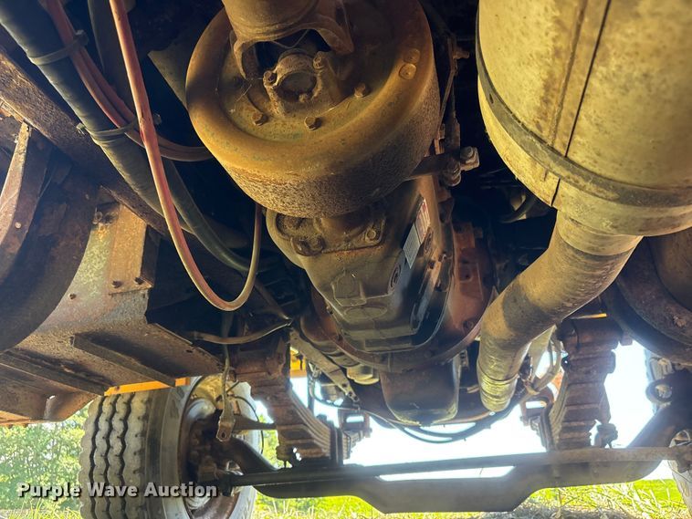 image for item DO5256 1991 International 4900 dump truck