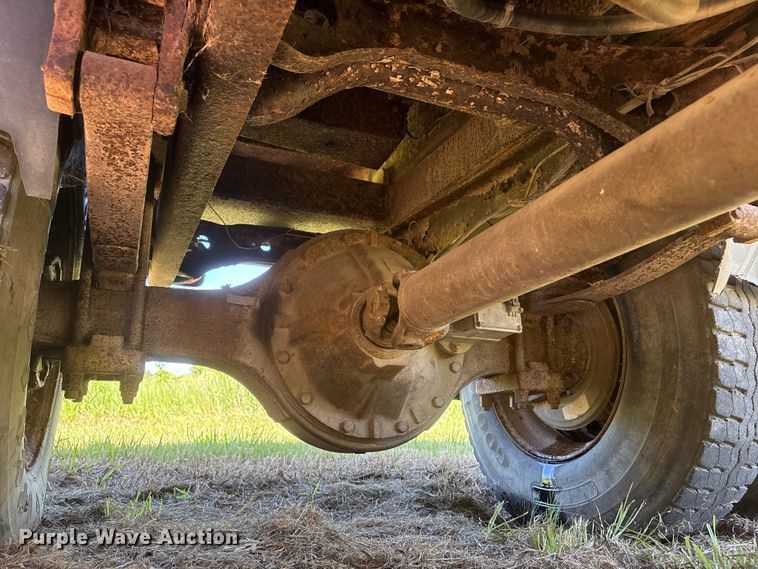 image for item DO5256 1991 International 4900 dump truck