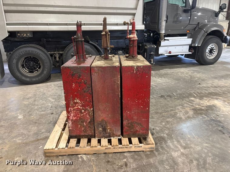 image for item DO5264 (3) oil pump tanks