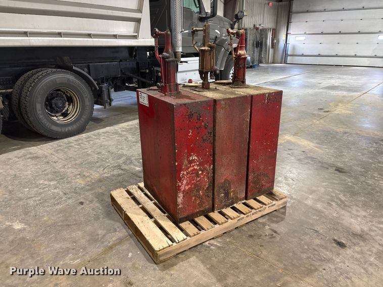 image for item DO5264 (3) oil pump tanks