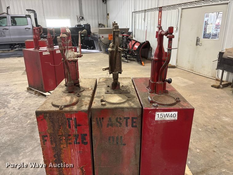 image for item DO5264 (3) oil pump tanks