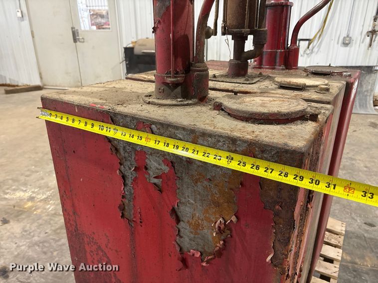 image for item DO5264 (3) oil pump tanks