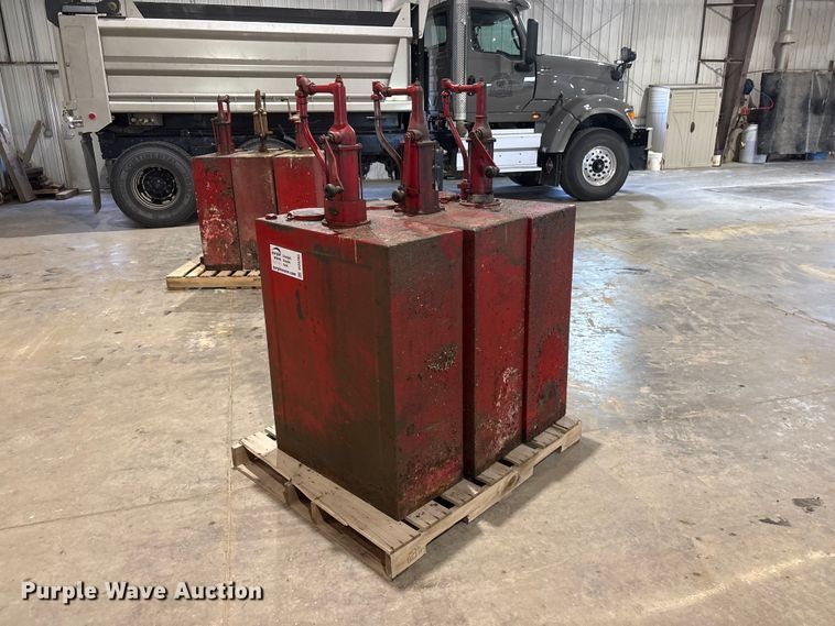 image for item DO5265 (3) oil pump tanks
