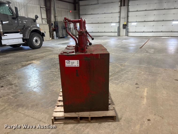 image for item DO5265 (3) oil pump tanks