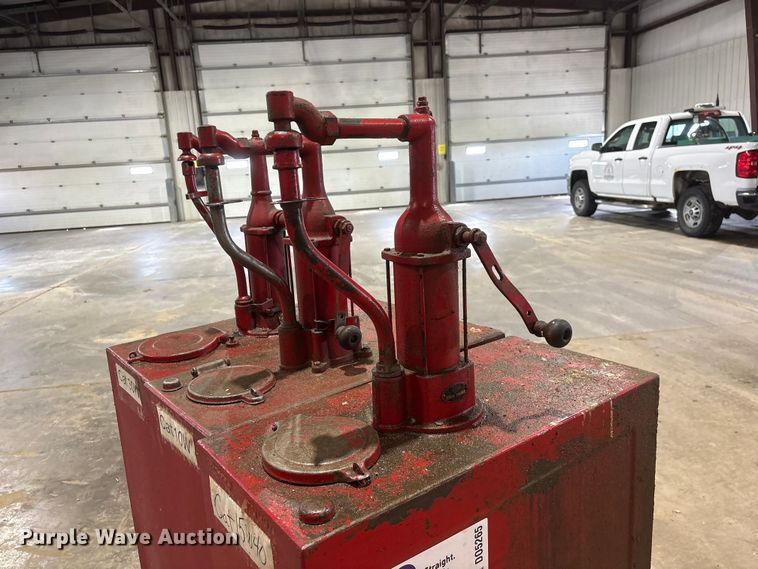 image for item DO5265 (3) oil pump tanks