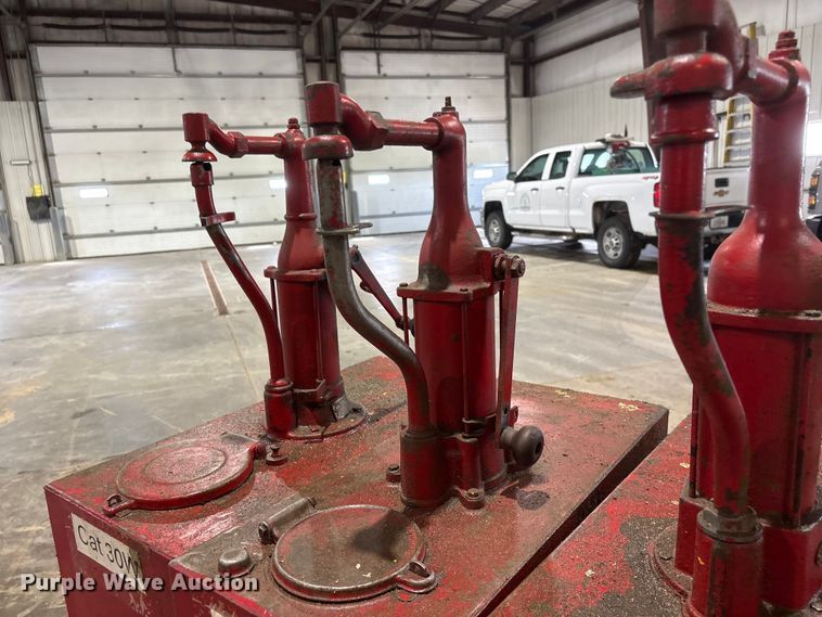 image for item DO5265 (3) oil pump tanks
