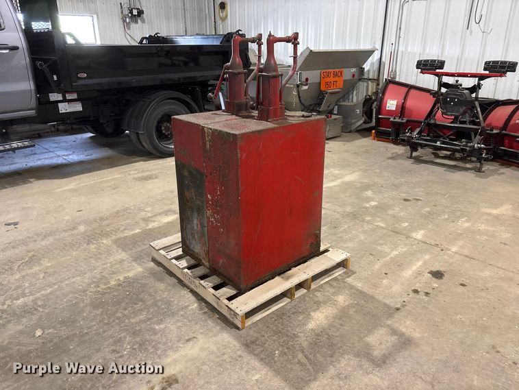 image for item DO5266 (2) oil pump tanks