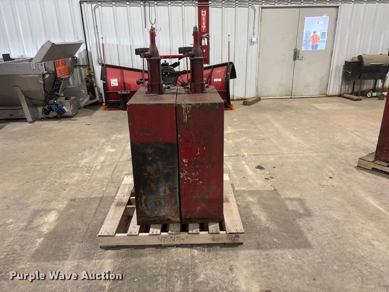 image for item DO5266 (2) oil pump tanks