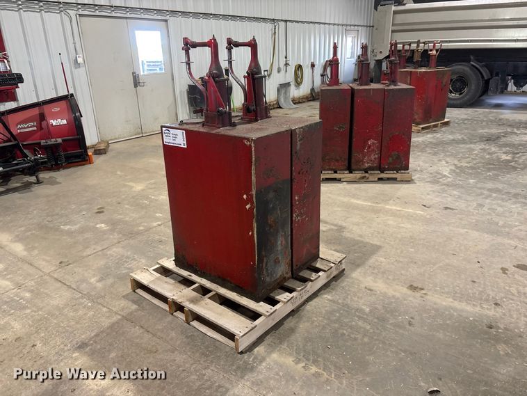 image for item DO5266 (2) oil pump tanks