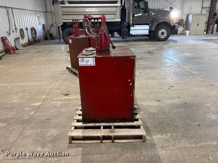 image for item DO5266 (2) oil pump tanks
