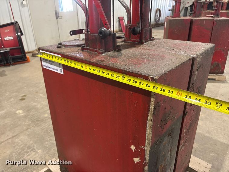 image for item DO5266 (2) oil pump tanks