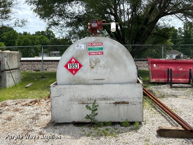 image for item DQ5474 fuel tank