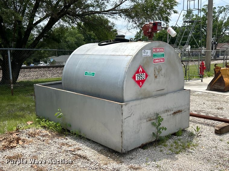 image for item DQ5474 fuel tank