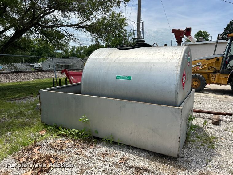 image for item DQ5474 fuel tank