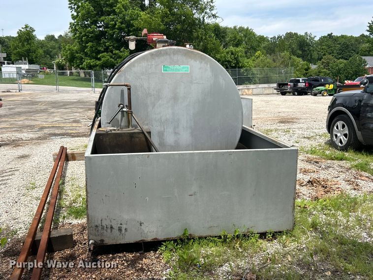 image for item DQ5474 fuel tank