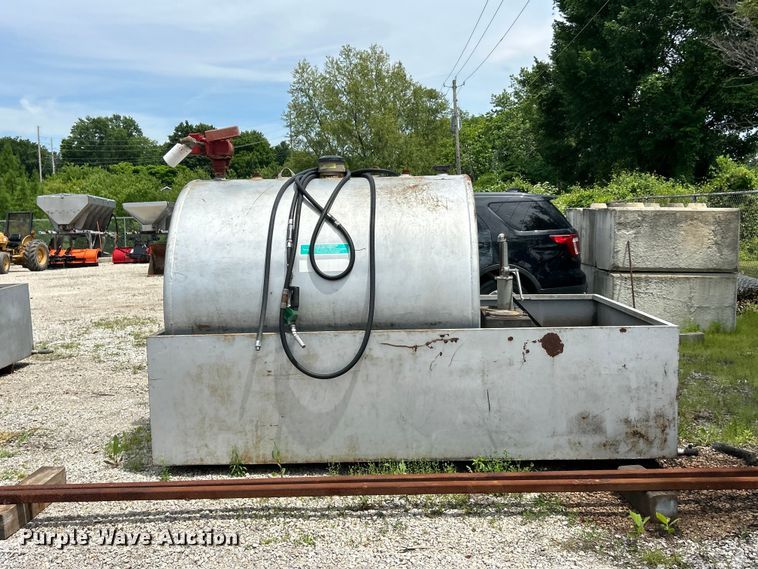 image for item DQ5474 fuel tank