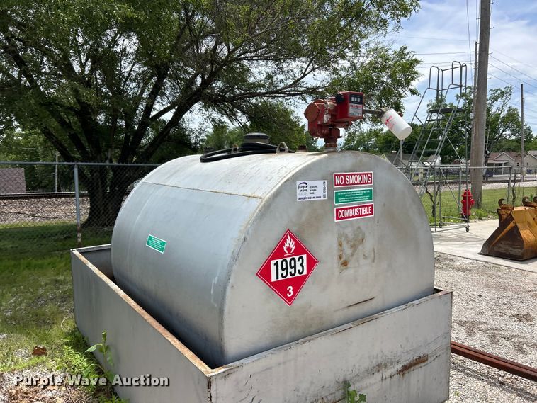 image for item DQ5474 fuel tank