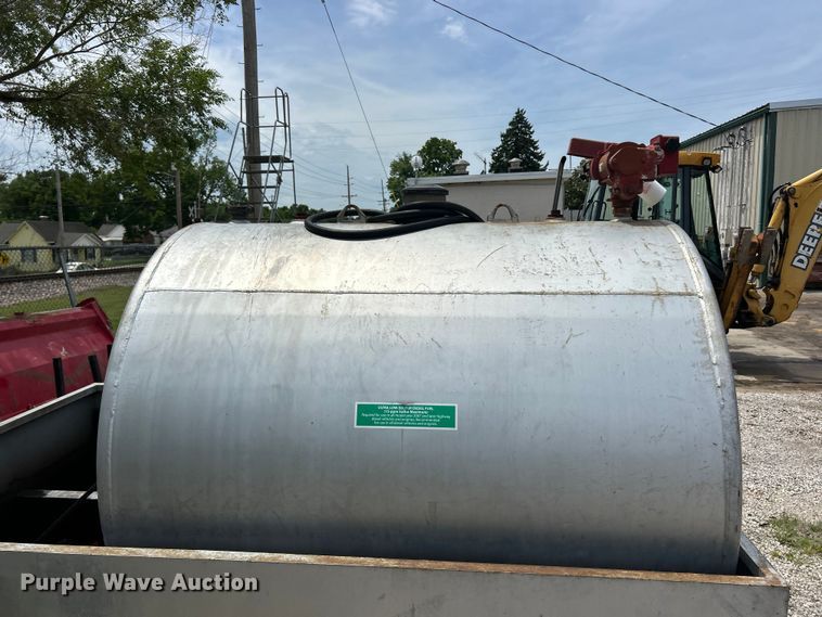 image for item DQ5474 fuel tank