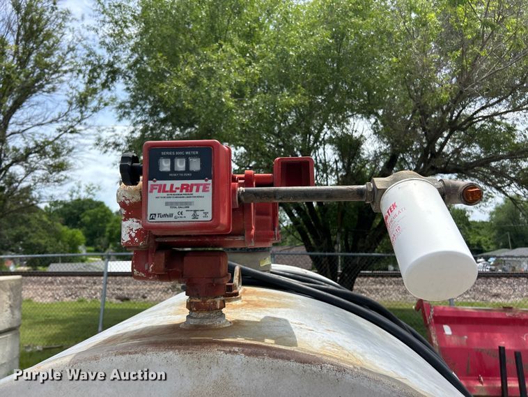 image for item DQ5474 fuel tank