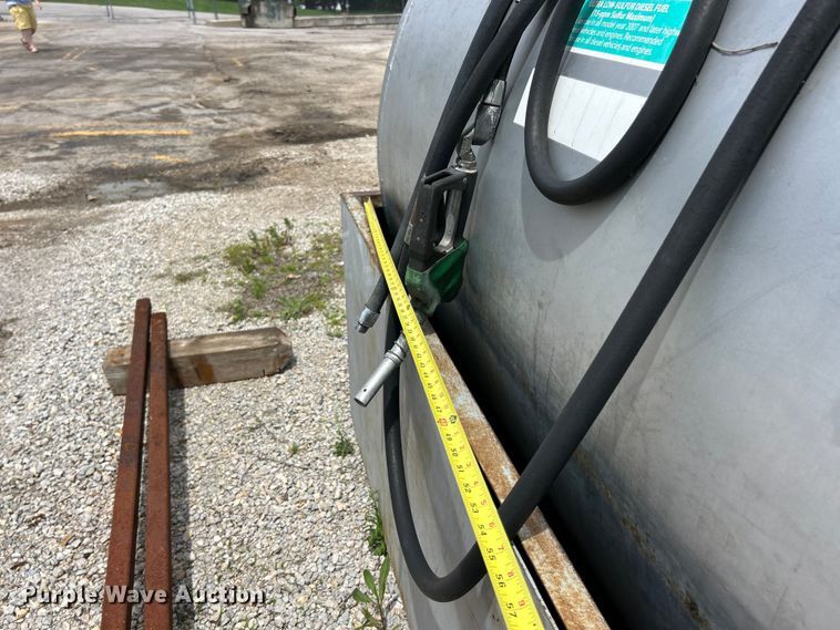 image for item DQ5474 fuel tank