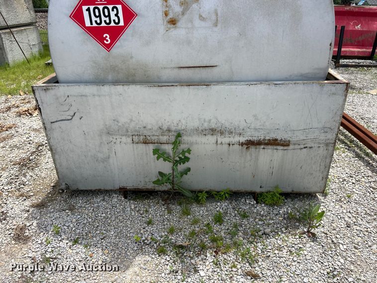 image for item DQ5474 fuel tank