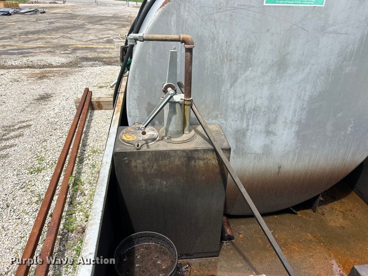 image for item DQ5474 fuel tank