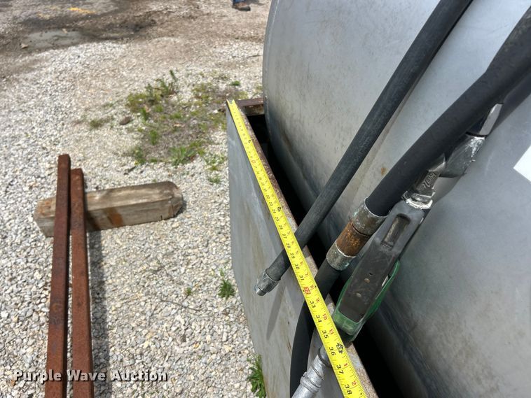 image for item DQ5474 fuel tank
