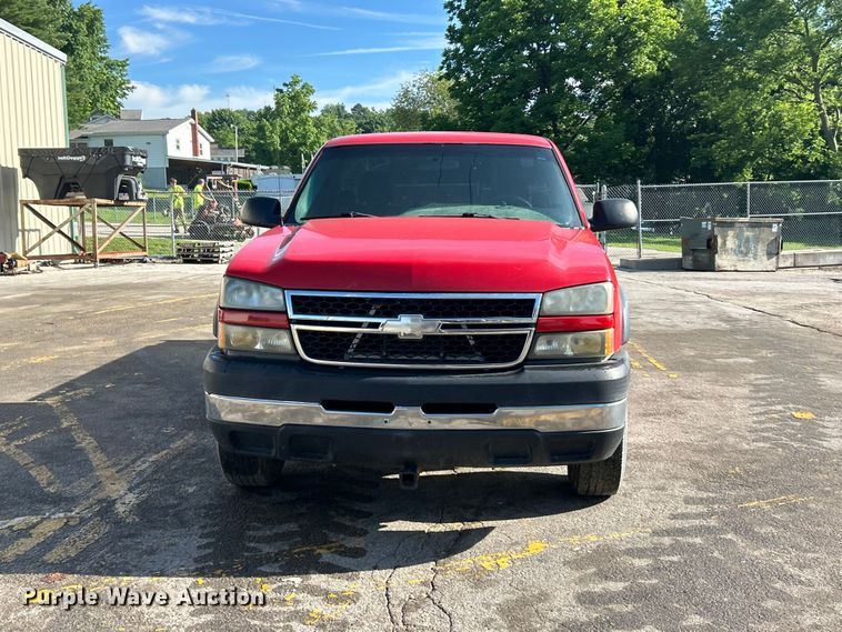 image for item DQ5477 2006 Chevrolet Silverado 2500HD pickup truck